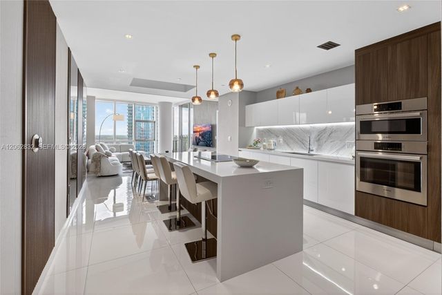 851 NE 1st Ave 3201, Miami, FL 33132