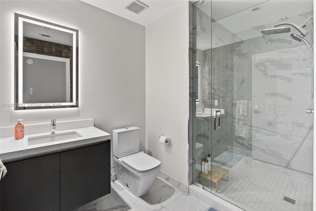 851 NE 1st Ave 3201, Miami, FL 33132