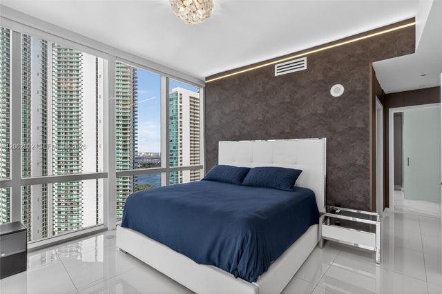 851 NE 1st Ave 3201, Miami, FL 33132