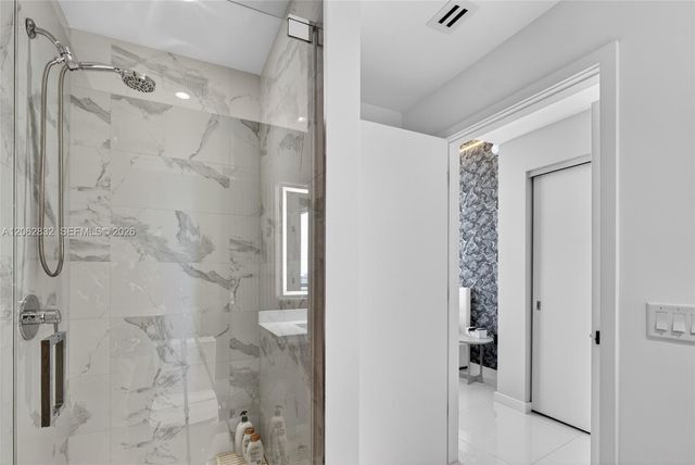 851 NE 1st Ave 3201, Miami, FL 33132
