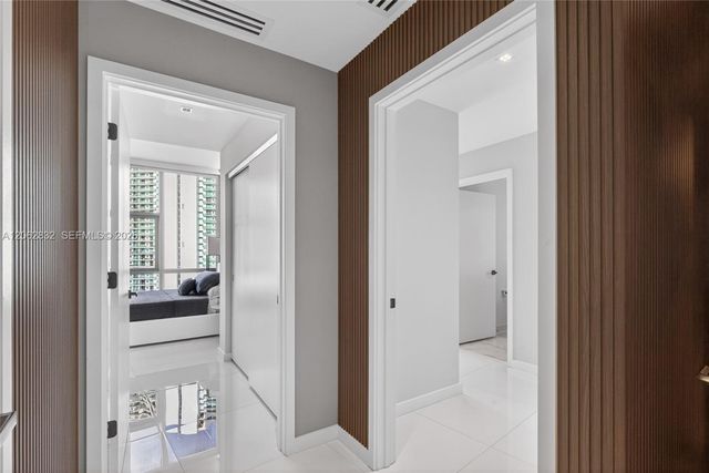 851 NE 1st Ave 3201, Miami, FL 33132