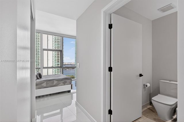 851 NE 1st Ave 3201, Miami, FL 33132