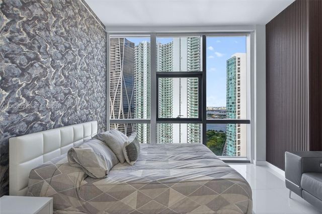 851 NE 1st Ave 3201, Miami, FL 33132