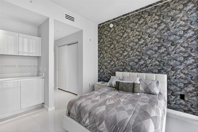 851 NE 1st Ave 3201, Miami, FL 33132