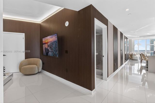 851 NE 1st Ave 3201, Miami, FL 33132