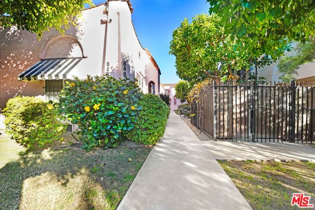 846 N Sycamore Avenue, Los Angeles, CA 90038