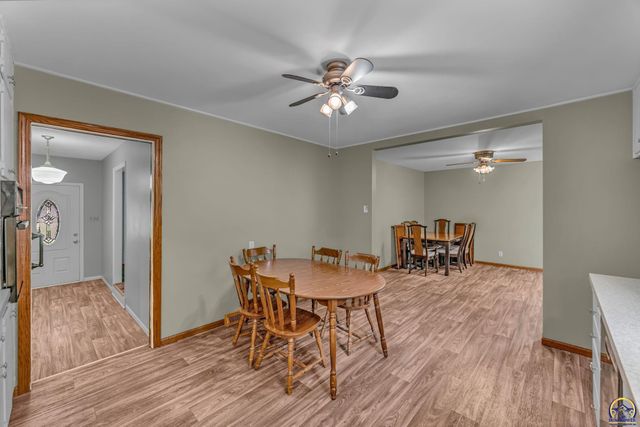 1950 SW Navajo LN, Topeka, KS 66604