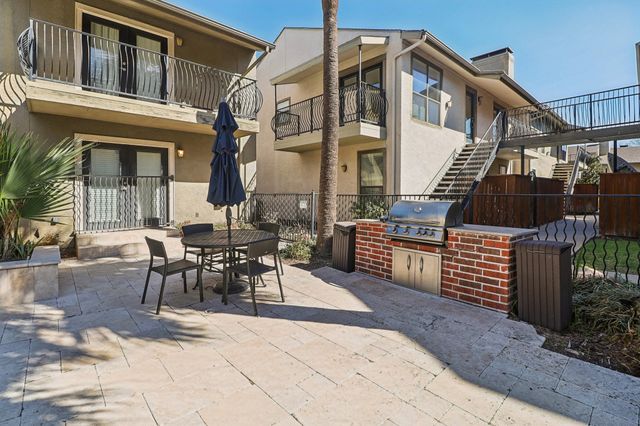 5816 Birchbrook Drive 219, Dallas, TX 75206