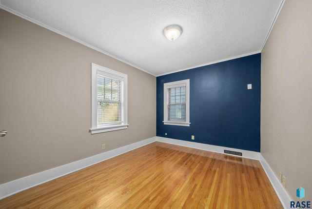 1701 S Carter Pl Place, Sioux Falls, SD 57105