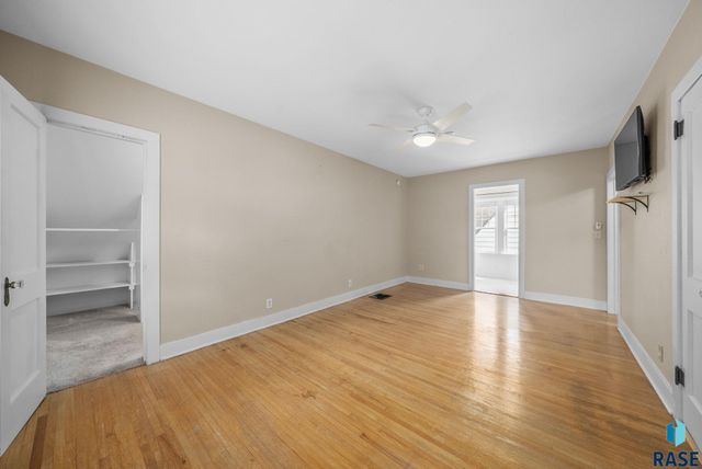 1701 S Carter Pl Place, Sioux Falls, SD 57105