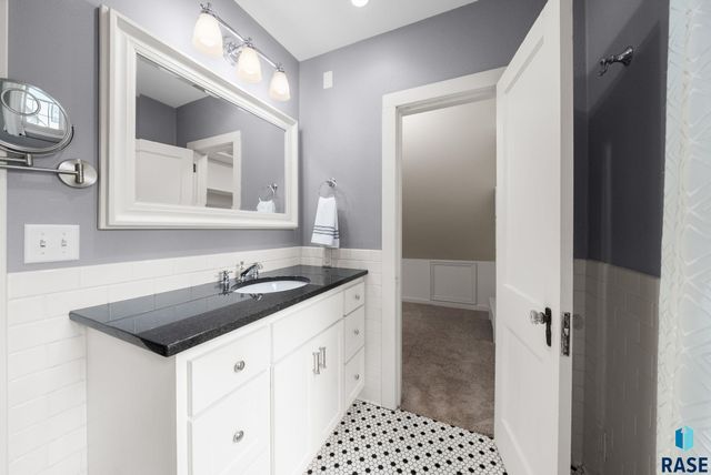 1701 S Carter Pl Place, Sioux Falls, SD 57105