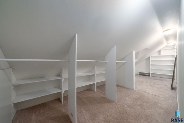 1701 S Carter Pl Place, Sioux Falls, SD 57105