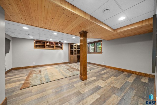 1701 S Carter Pl Place, Sioux Falls, SD 57105