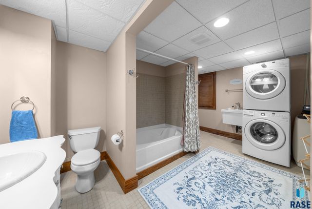 1701 S Carter Pl Place, Sioux Falls, SD 57105