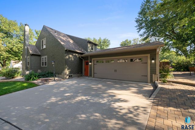 1701 S Carter Pl Place, Sioux Falls, SD 57105