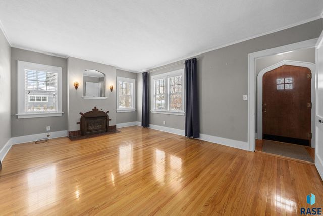 1701 S Carter Pl Place, Sioux Falls, SD 57105