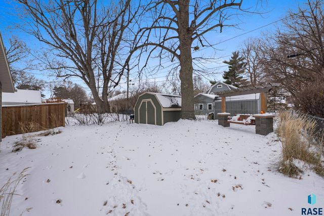 1701 S Carter Pl Place, Sioux Falls, SD 57105