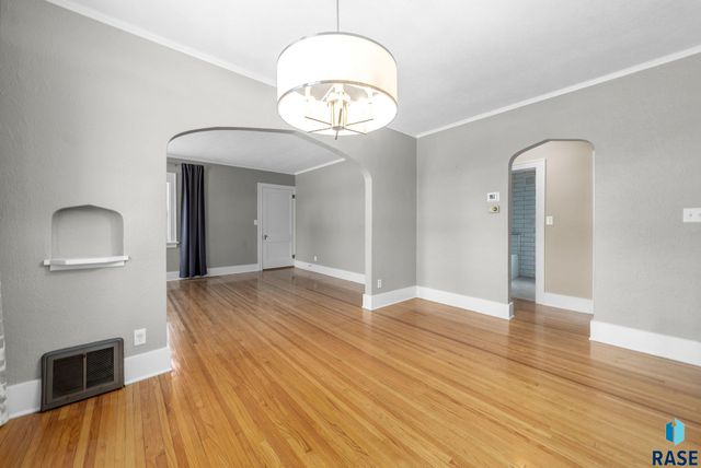 1701 S Carter Pl Place, Sioux Falls, SD 57105