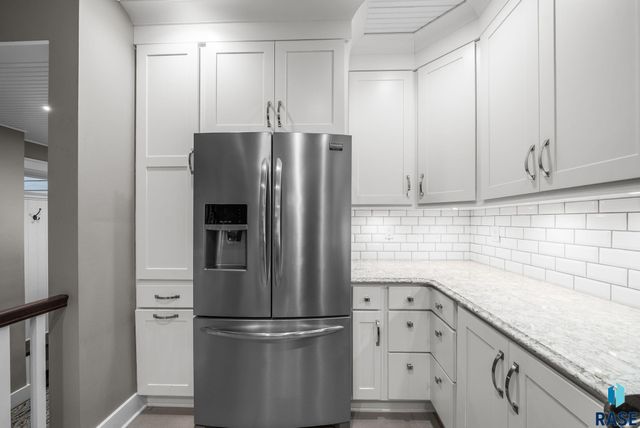 1701 S Carter Pl Place, Sioux Falls, SD 57105