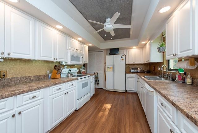 3006 BOLT DRIVE, Palm Harbor, FL 34685