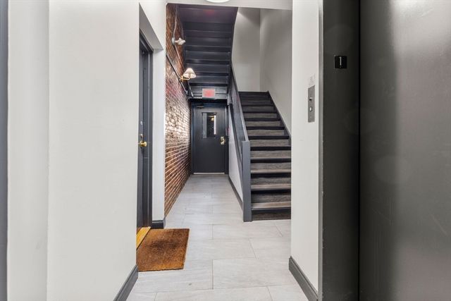 27 Bowdoin Street 1C, Boston, MA 02114