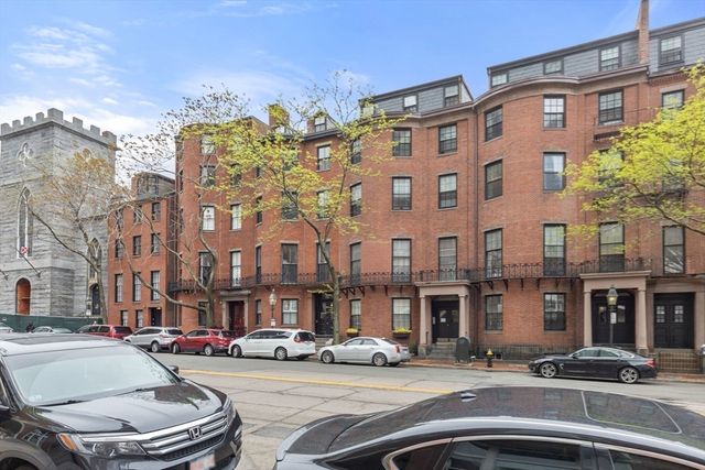 27 Bowdoin Street 1C, Boston, MA 02114