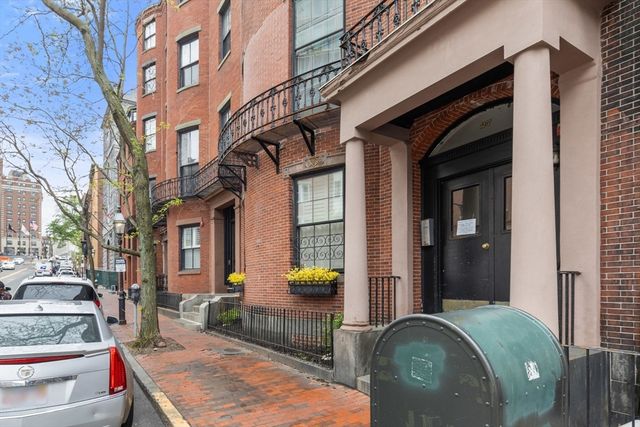 27 Bowdoin Street 1C, Boston, MA 02114