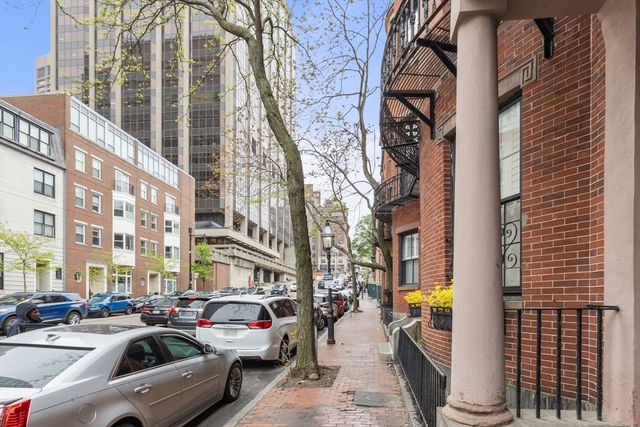 27 Bowdoin Street 1C, Boston, MA 02114