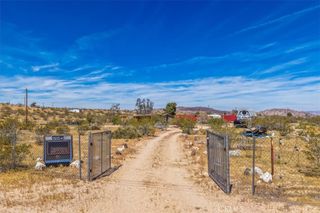 1022 Chuckawalla Road, Landers, CA 92285