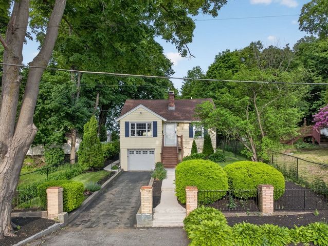 4 Irving St, Stoneham, MA 02180