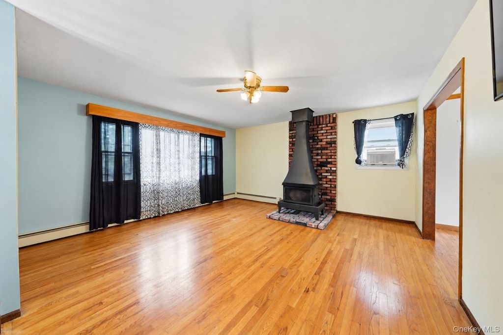 295 Depot Road, Huntington Station, NY 11746 — photo 4