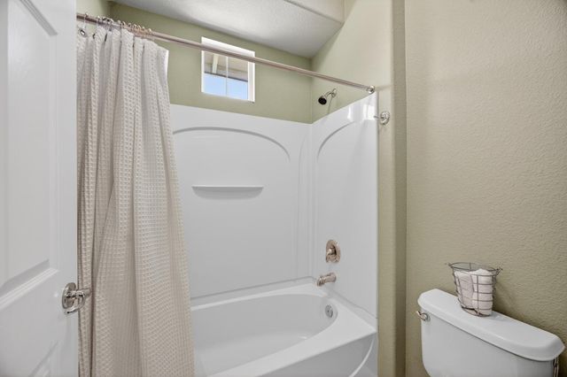 6227 Riverbank Cir, Stockton, CA 95219