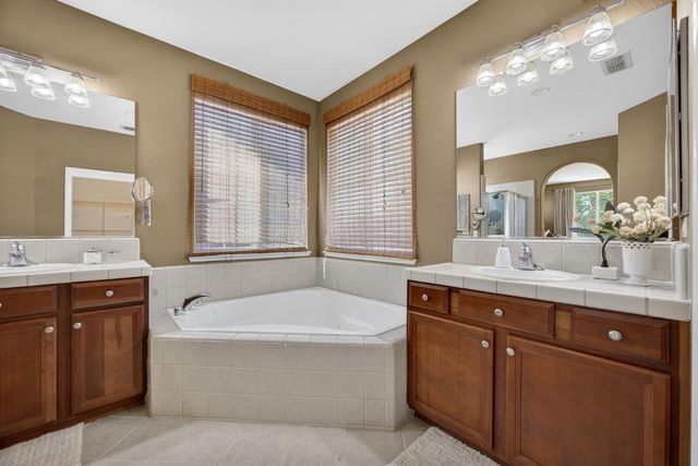 6227 Riverbank Cir, Stockton, CA 95219