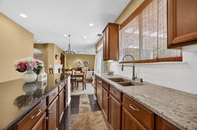 6227 Riverbank Cir, Stockton, CA 95219