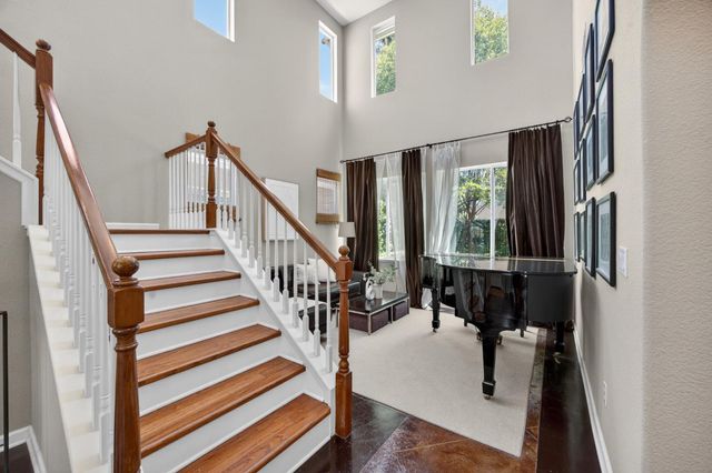 6227 Riverbank Cir, Stockton, CA 95219