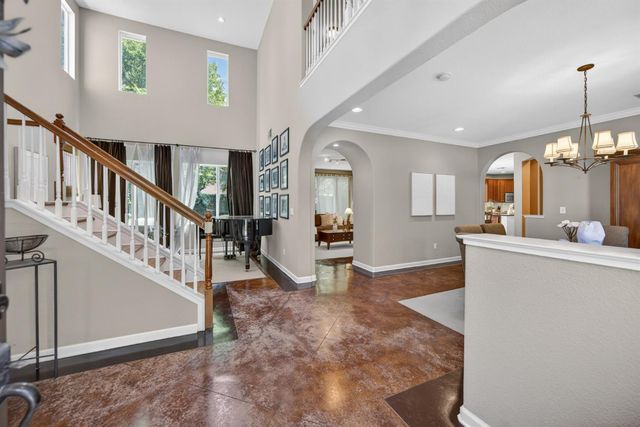 6227 Riverbank Cir, Stockton, CA 95219