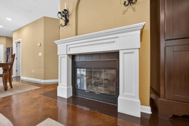 6227 Riverbank Cir, Stockton, CA 95219
