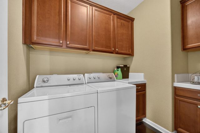 6227 Riverbank Cir, Stockton, CA 95219