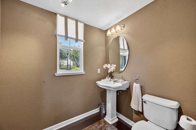 6227 Riverbank Cir, Stockton, CA 95219
