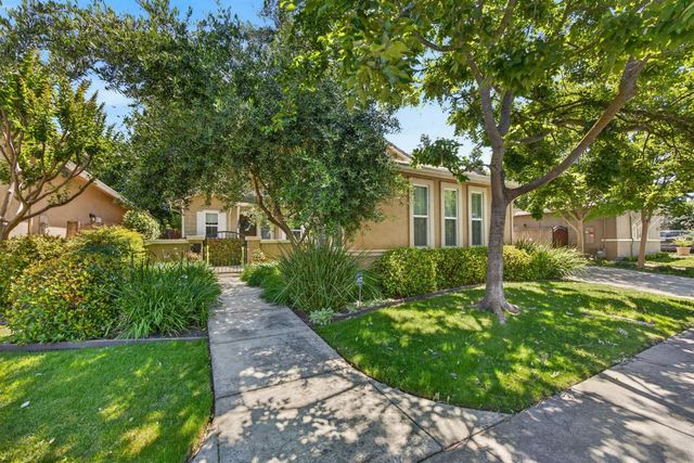 6227 Riverbank Cir, Stockton, CA 95219