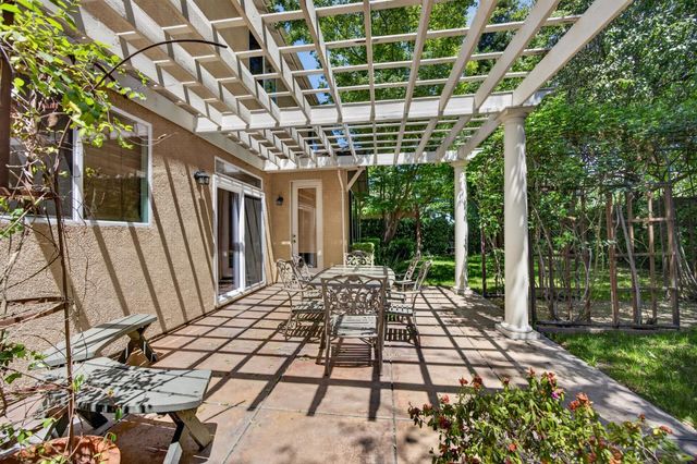 6227 Riverbank Cir, Stockton, CA 95219