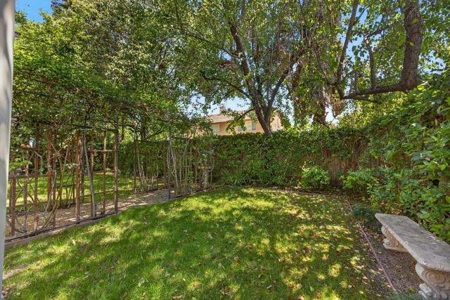 6227 Riverbank Cir, Stockton, CA 95219