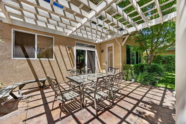 6227 Riverbank Cir, Stockton, CA 95219