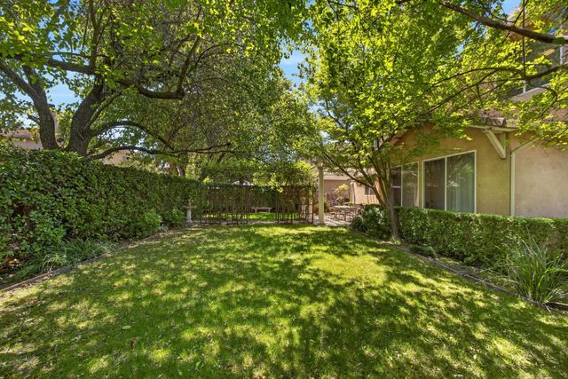 6227 Riverbank Cir, Stockton, CA 95219