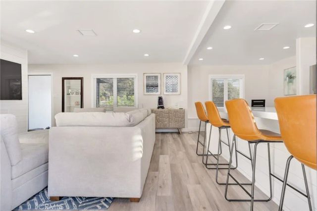 225 E Arrow, Claremont, CA 91711