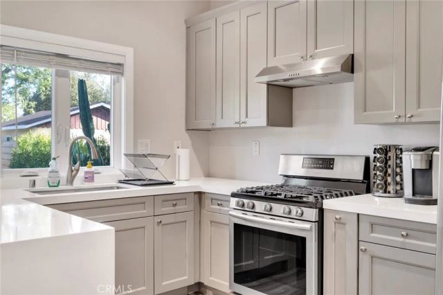 225 E Arrow, Claremont, CA 91711