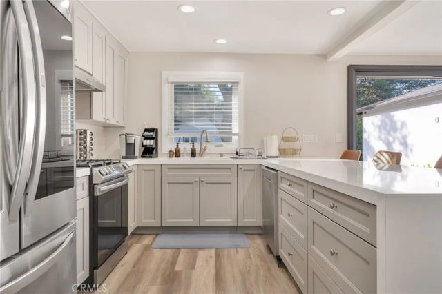 225 E Arrow, Claremont, CA 91711