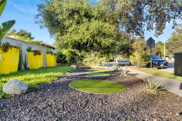 225 E Arrow, Claremont, CA 91711