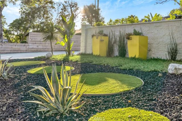 225 E Arrow, Claremont, CA 91711