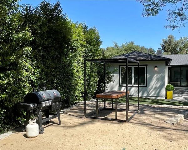225 E Arrow, Claremont, CA 91711